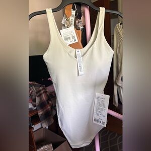 Lululemon Athletica Cream Fitted Sleeveless Tank Top